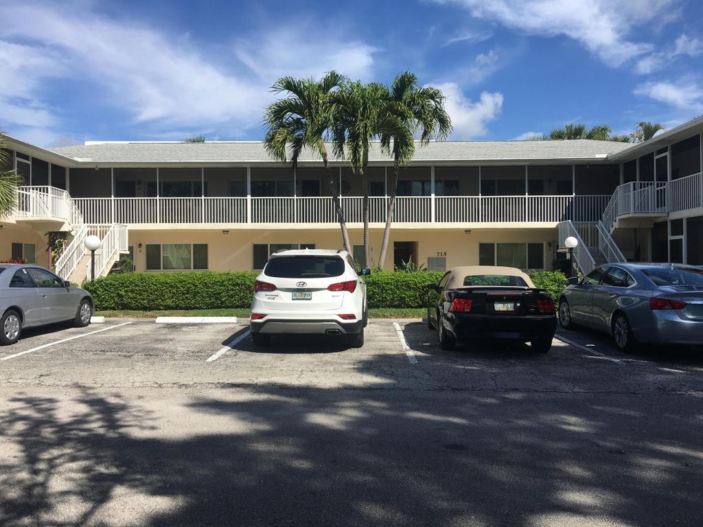 Photo of 715 NE 1st Court #1 C, Delray Beach, FL 33483 (MLS # R11007401)