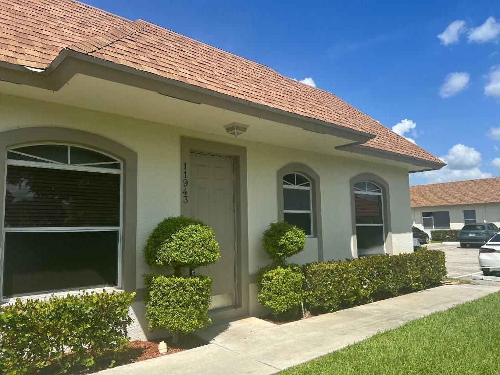 Photo of 11943 Sturbridge Lane, Wellington, FL 33414 (MLS # R11151215)