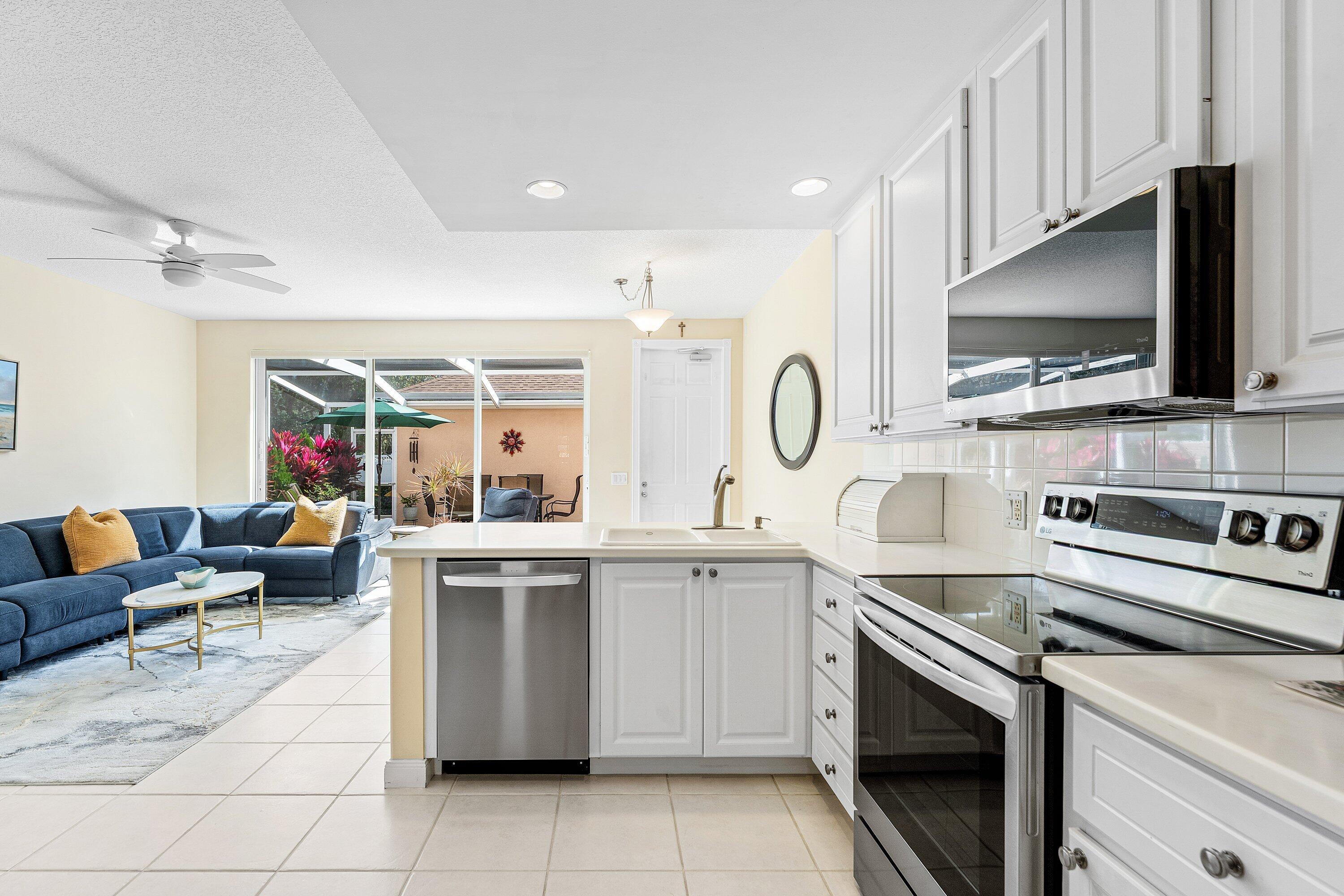 CAMBRIDGE AT ABACOA - Residential