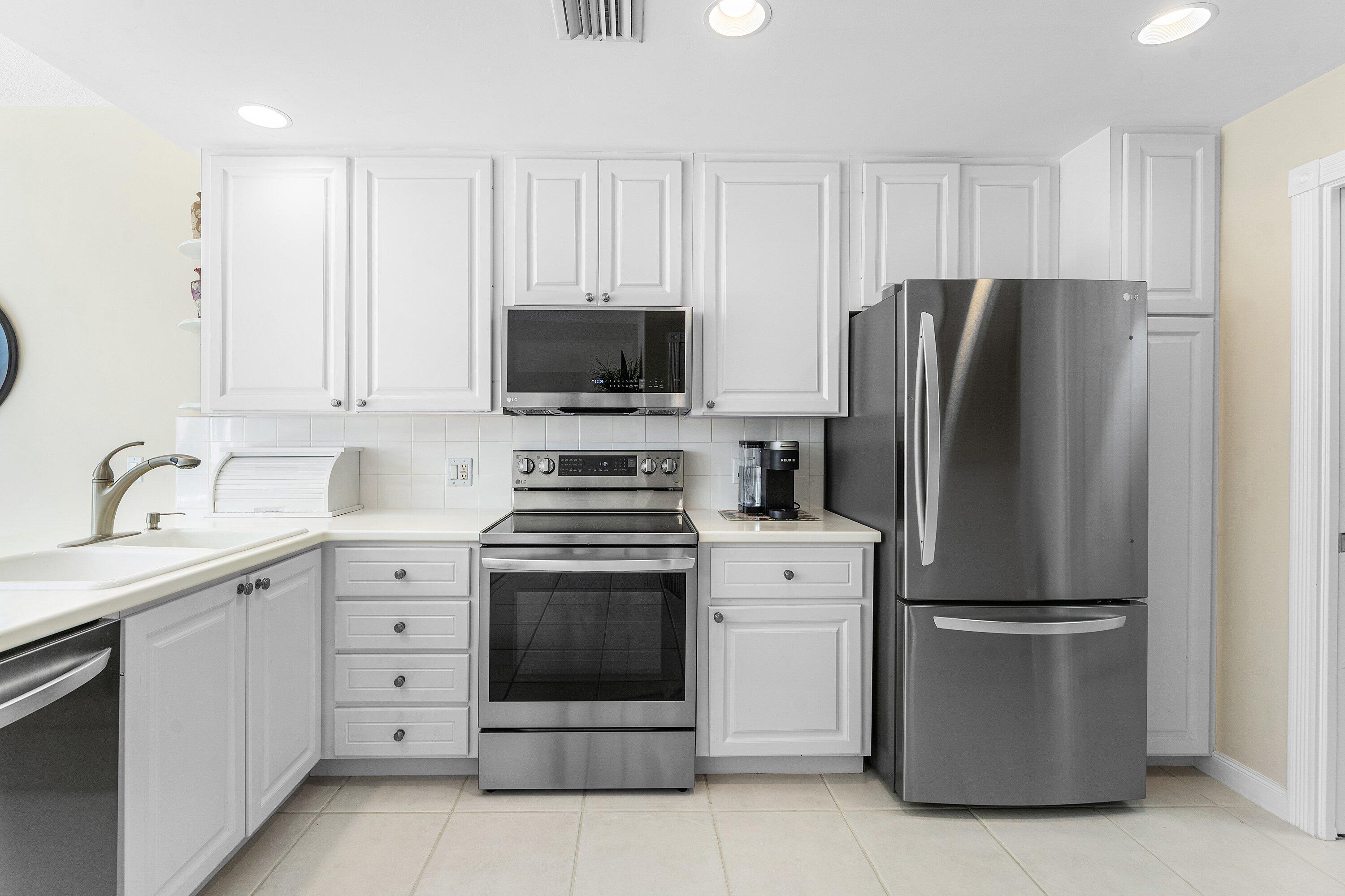 CAMBRIDGE AT ABACOA - Residential