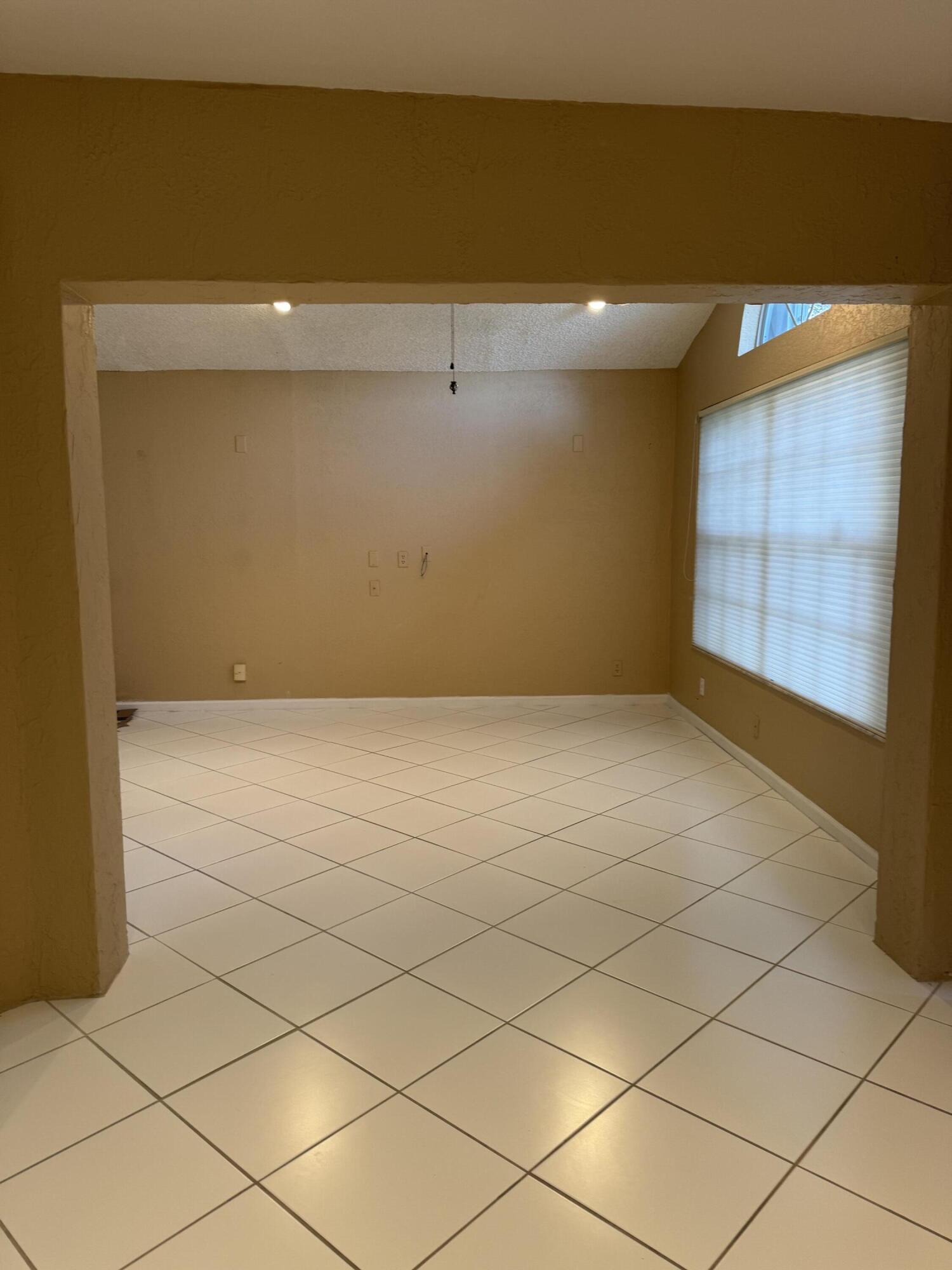 GREENSPOINTE CONDO - Residential