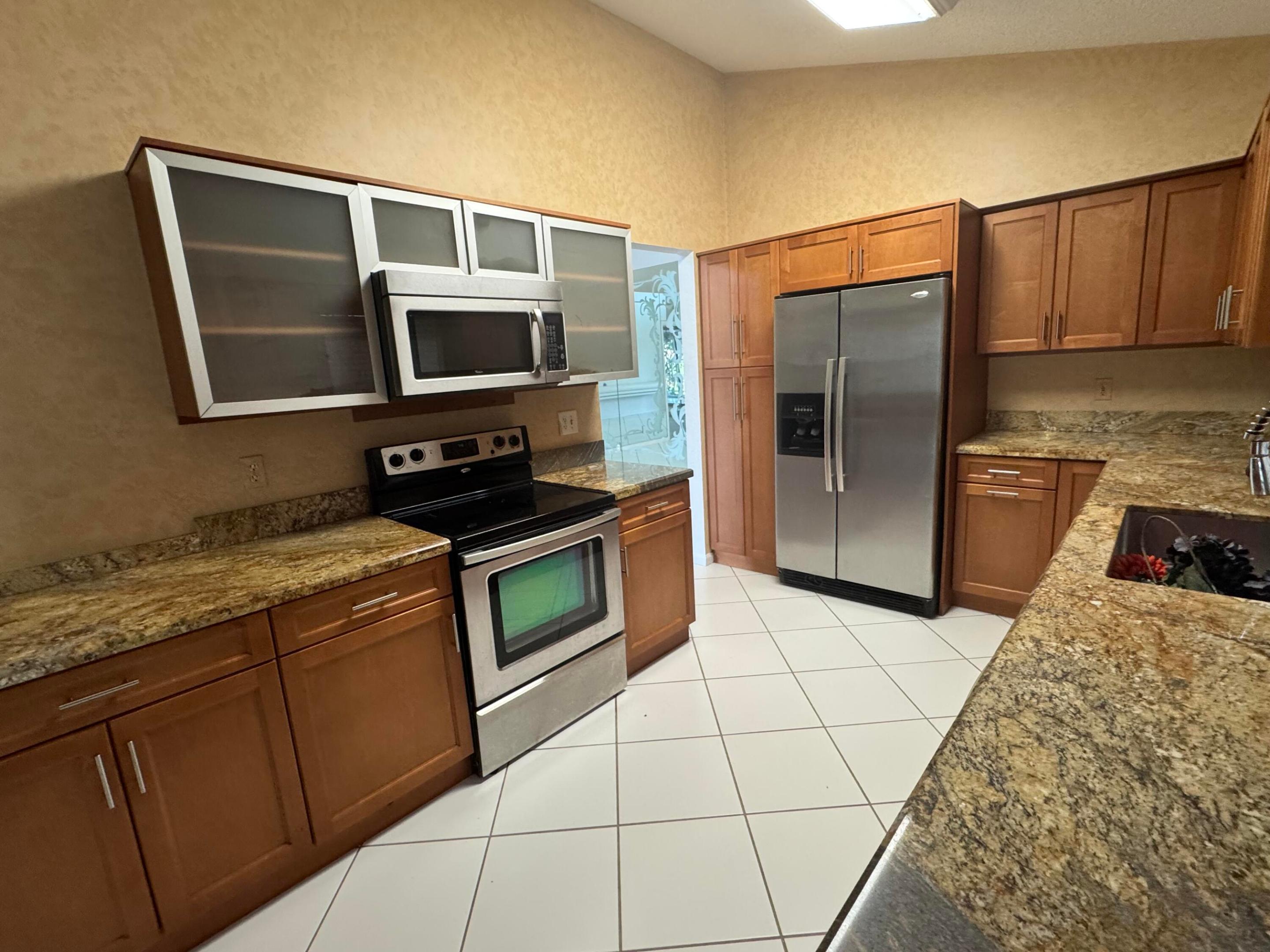 6113 Greenspointe Drive 10