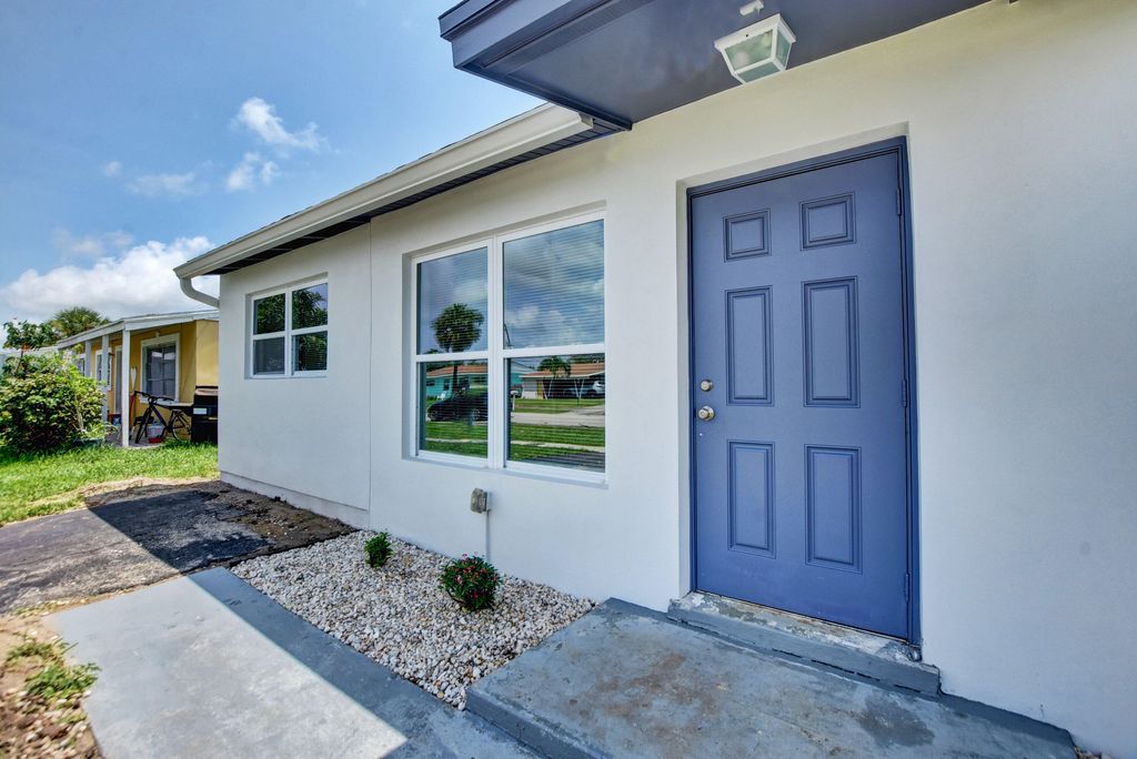 Photo of 9188 Birmingham Drive, Palm Beach Gardens, FL 33410 (MLS # R11113568)