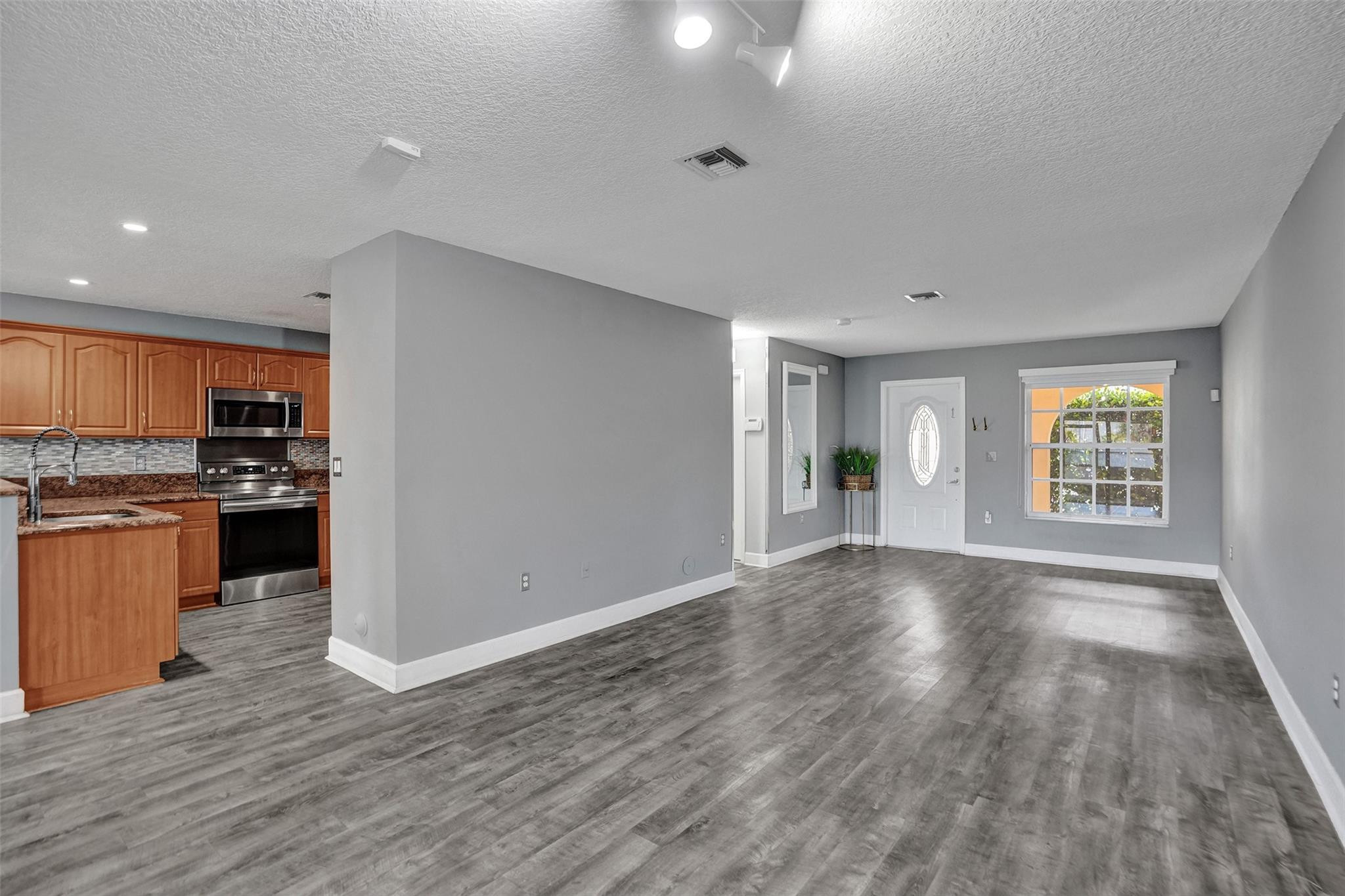 4055 Eastridge Drive