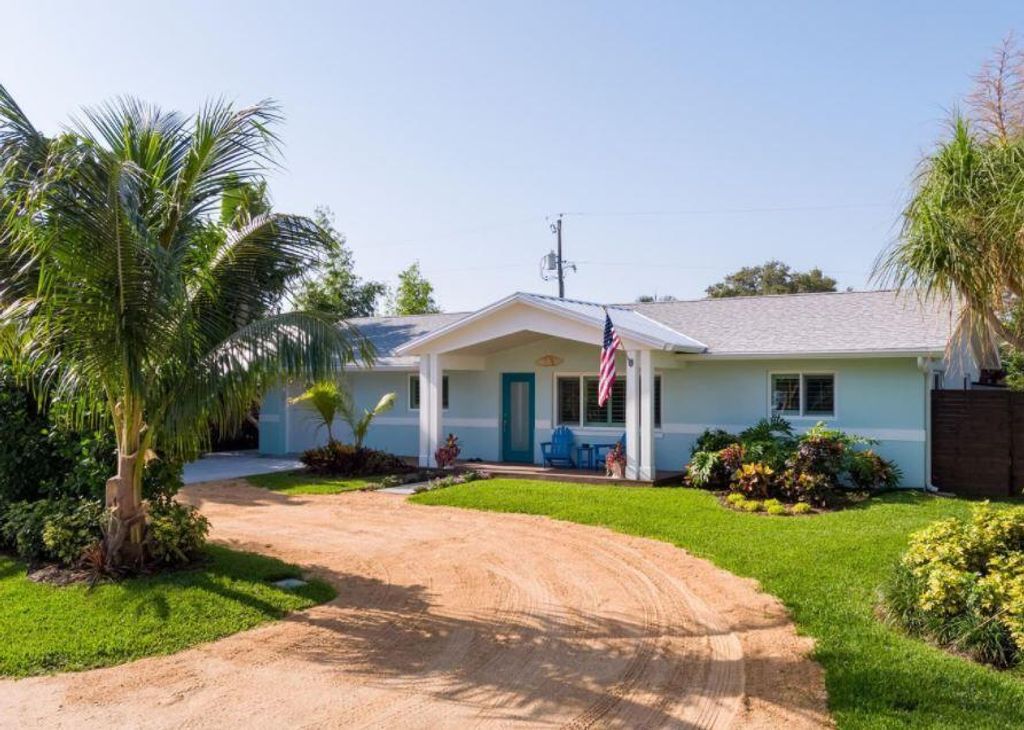 Photo of 120 W Windsor Road W, Jupiter, FL 33469 (MLS # R10880413)