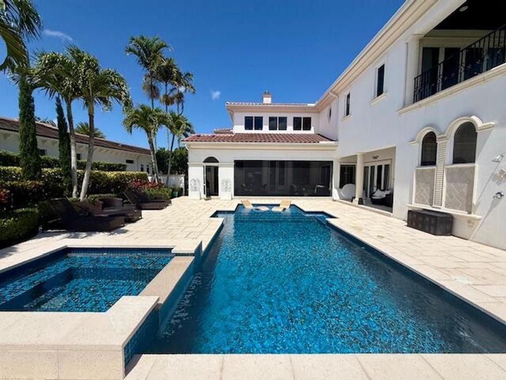 Photo of 11117 Green Bayberry Drive, Palm Beach Gardens, FL 33418 (MLS # B26022799)