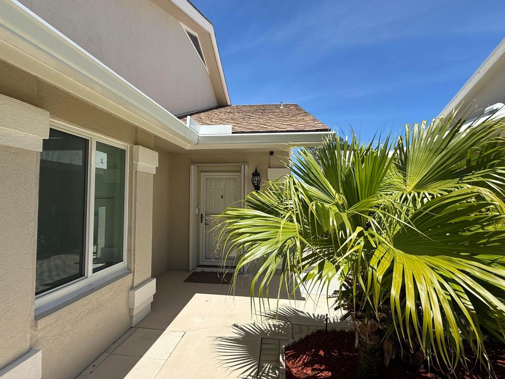 Photo of 327 Ridge Road, Jupiter, FL 33477 (MLS # B26010438)