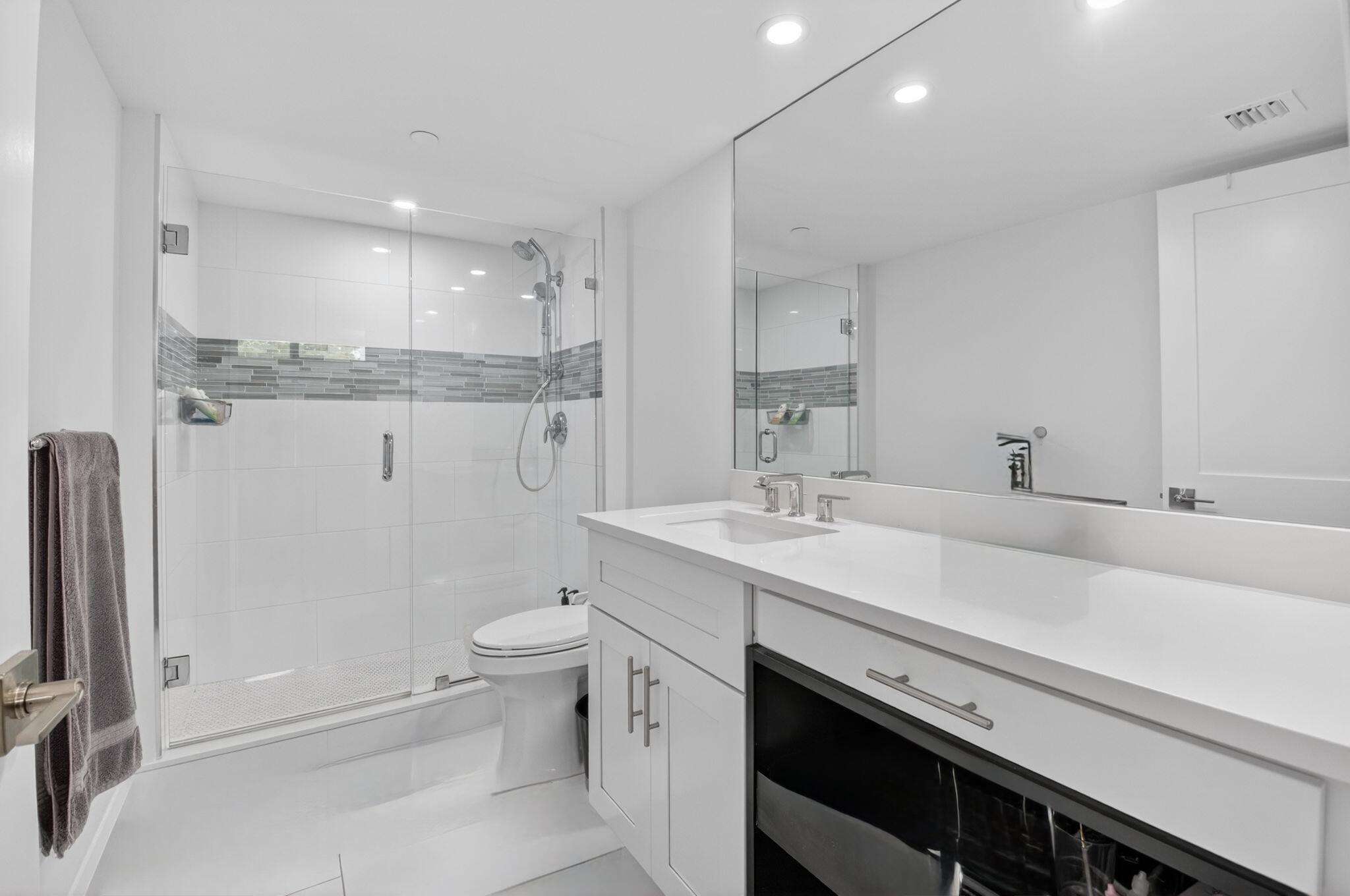 WILLOW WOOD MIDRISE CONDO - Residential