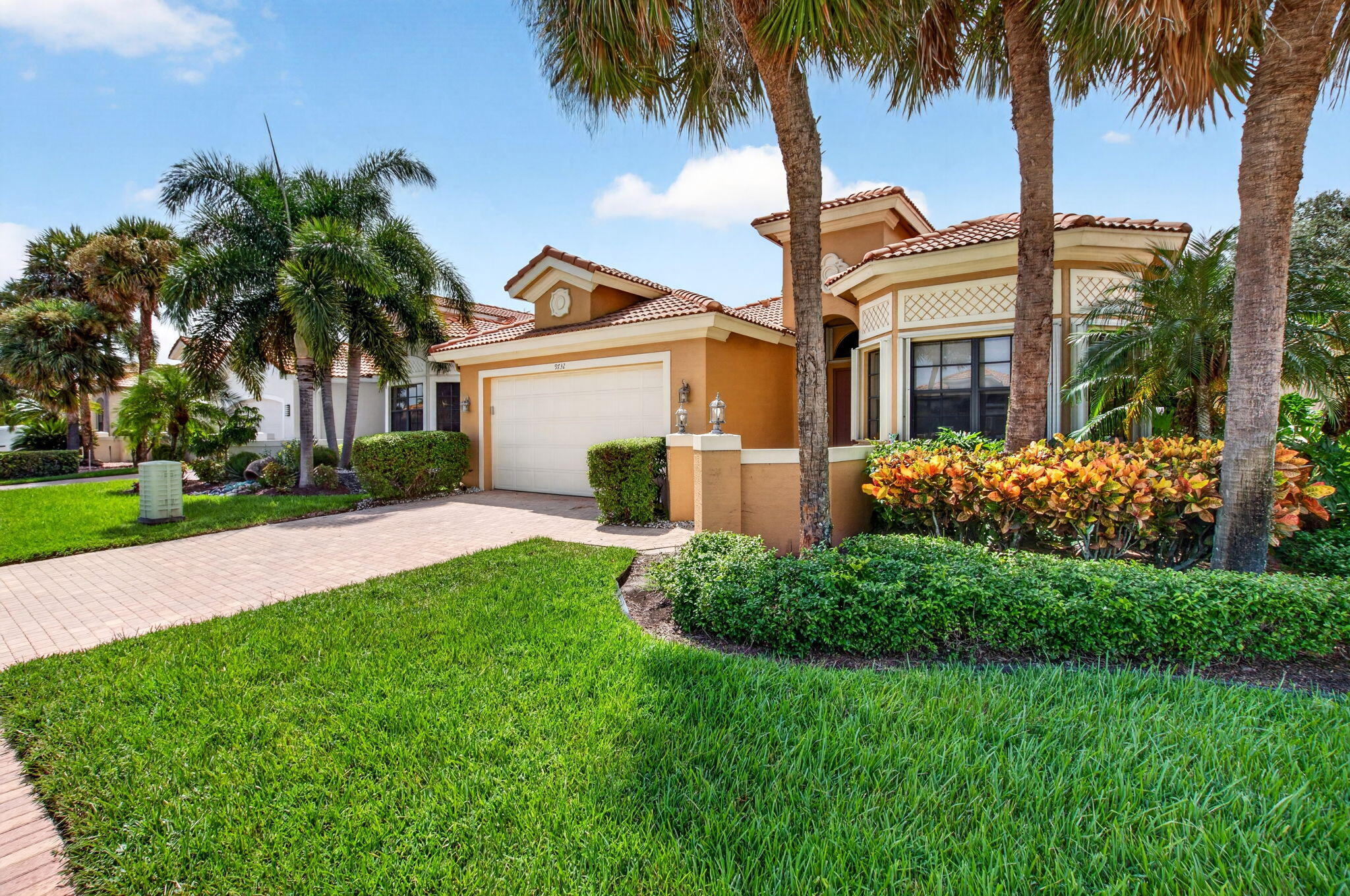9732 Isles Cay Drive