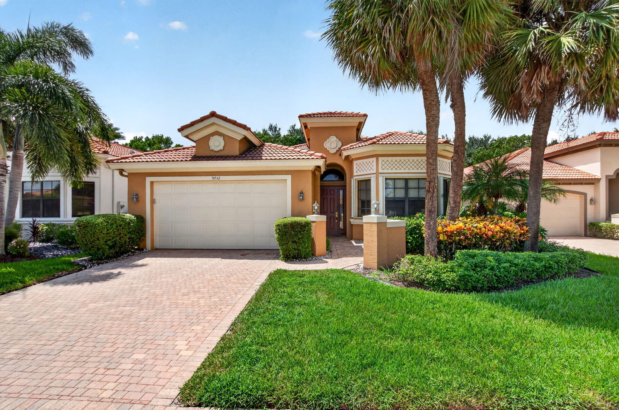 9732 Isles Cay Drive
