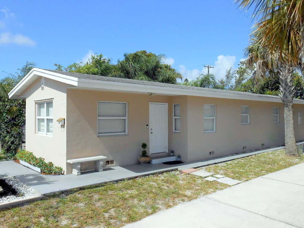 Photo of 501 S E Street, Lake Worth Beach, FL 33460 (MLS # B26037894)