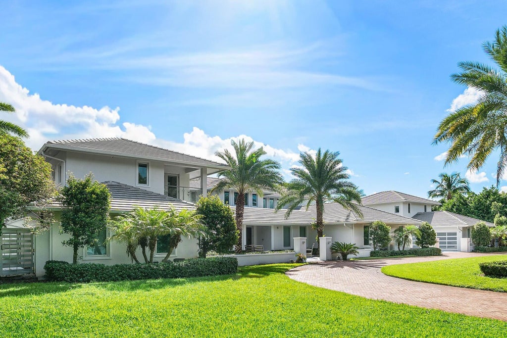 Photo of 17552 FIELDBROOK Circle E, Boca Raton, FL 33496 (MLS # B26091133)