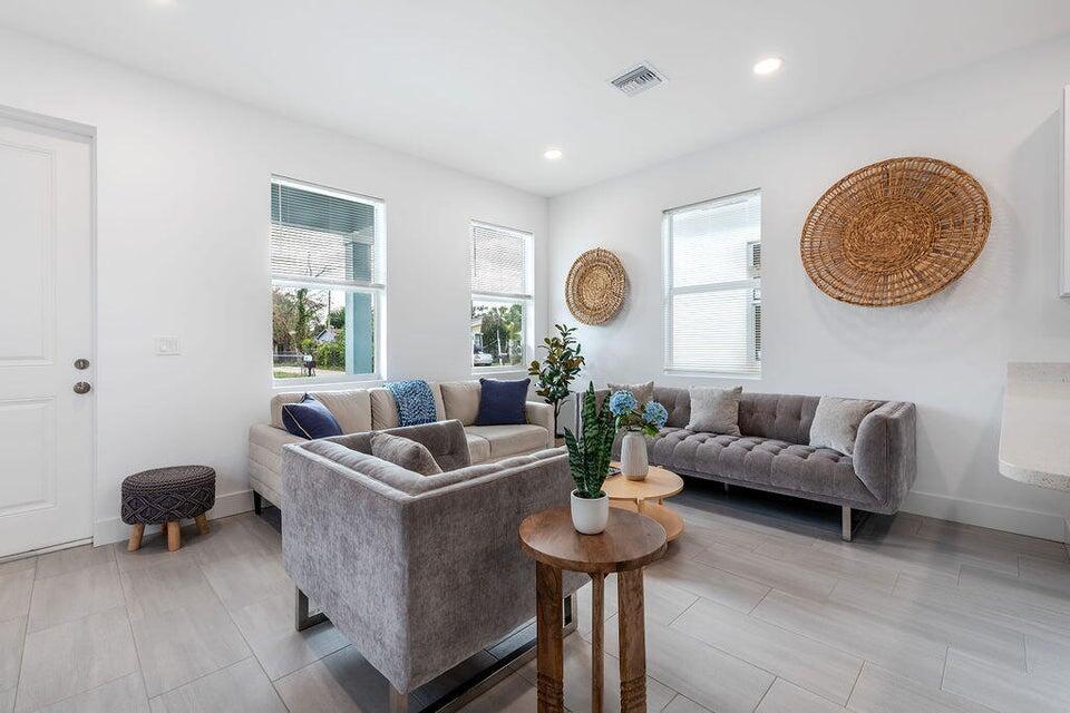 3763 Saginaw Avenue Avenue