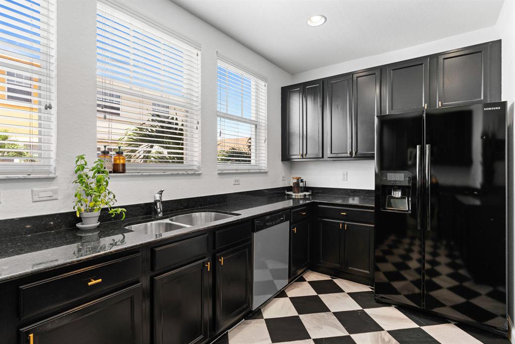 CITYSIDE CONDO - Residential