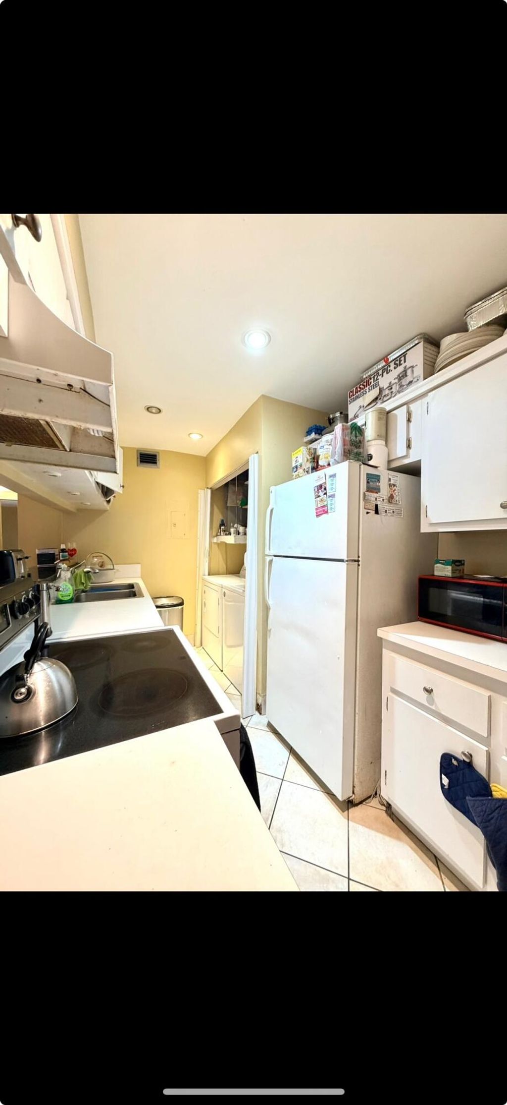 Photo of 5326 NE 6th AVE #H23, Oakland Park, FL 33334 (MLS # B26029444)