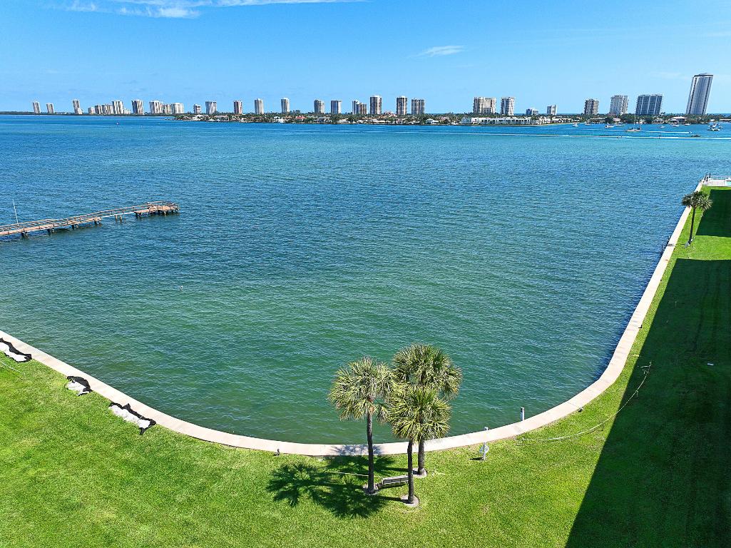 Wilshire North - Dolphin Point - Residential