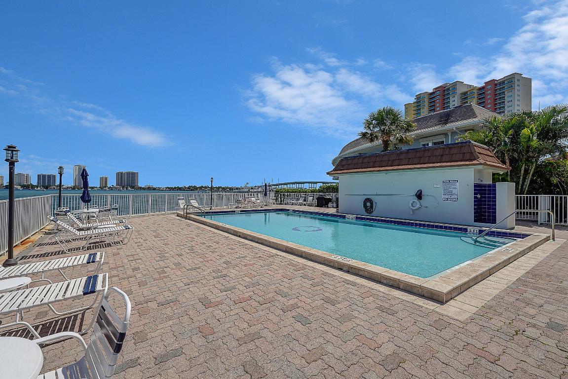 Wilshire North - Dolphin Point - Residential