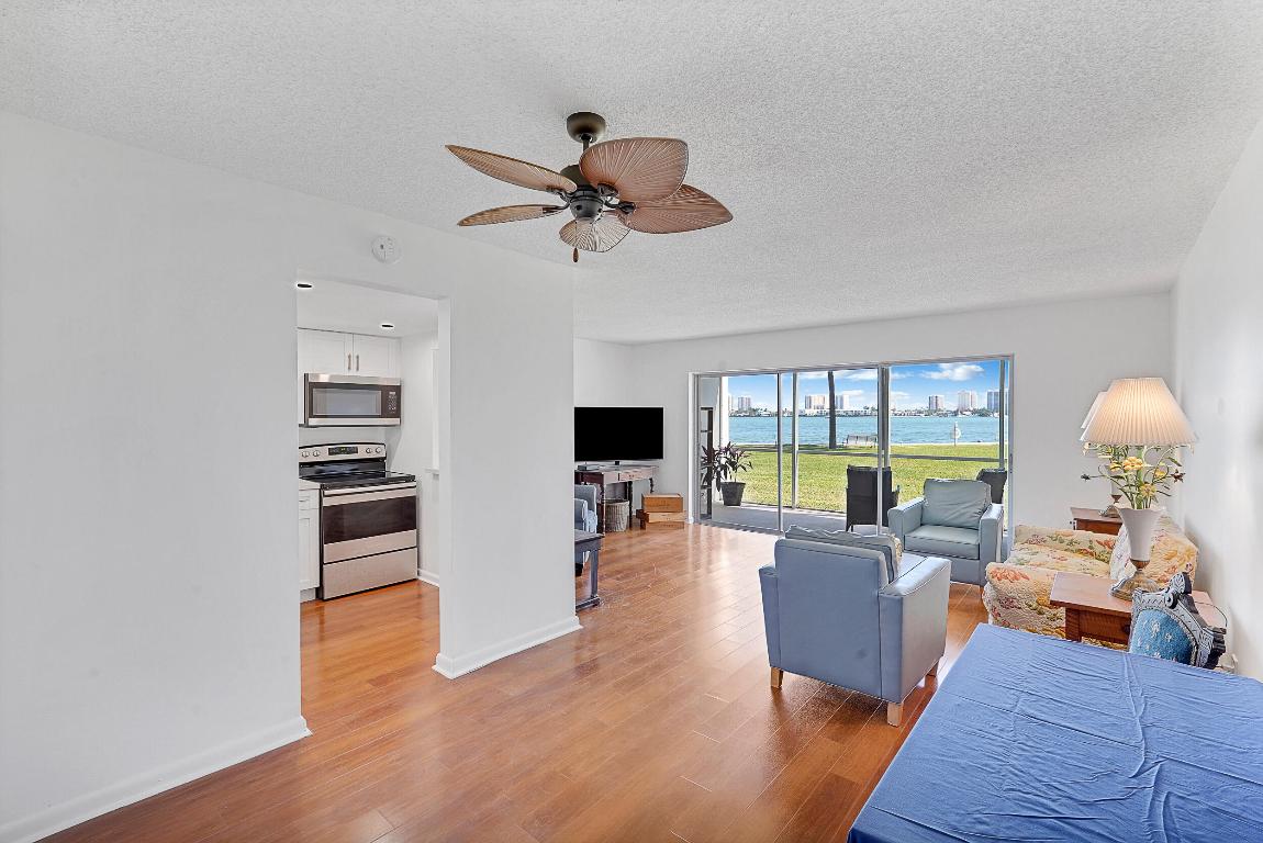 Wilshire North - Dolphin Point - Residential