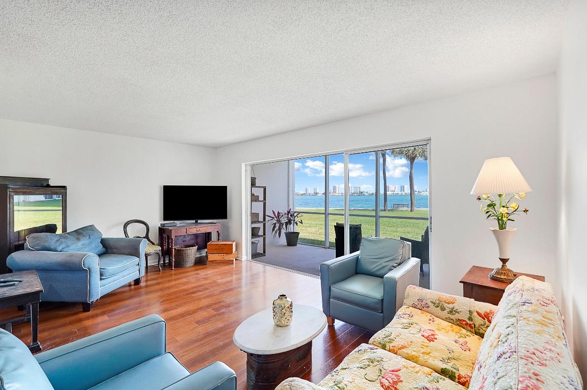 Wilshire North - Dolphin Point - Residential