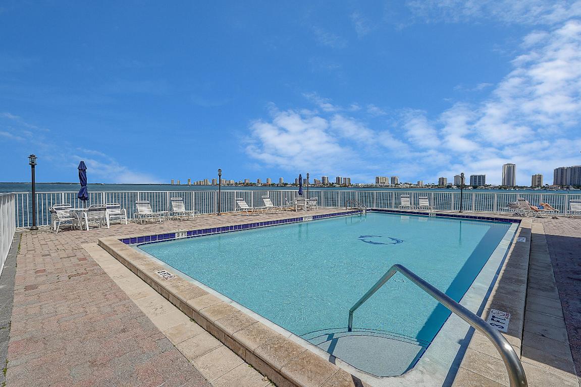 Wilshire North - Dolphin Point - Residential