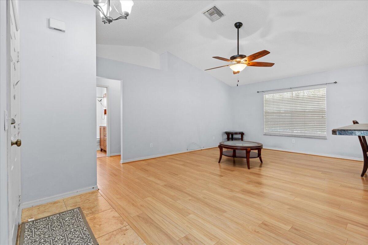 490 Caravan Ter Terrace