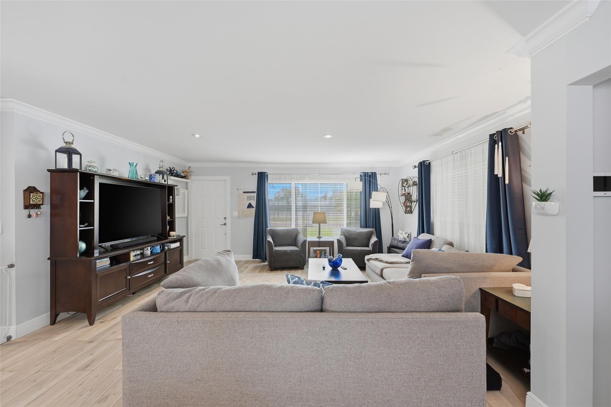 PALM BEACH RIDGE - Residential