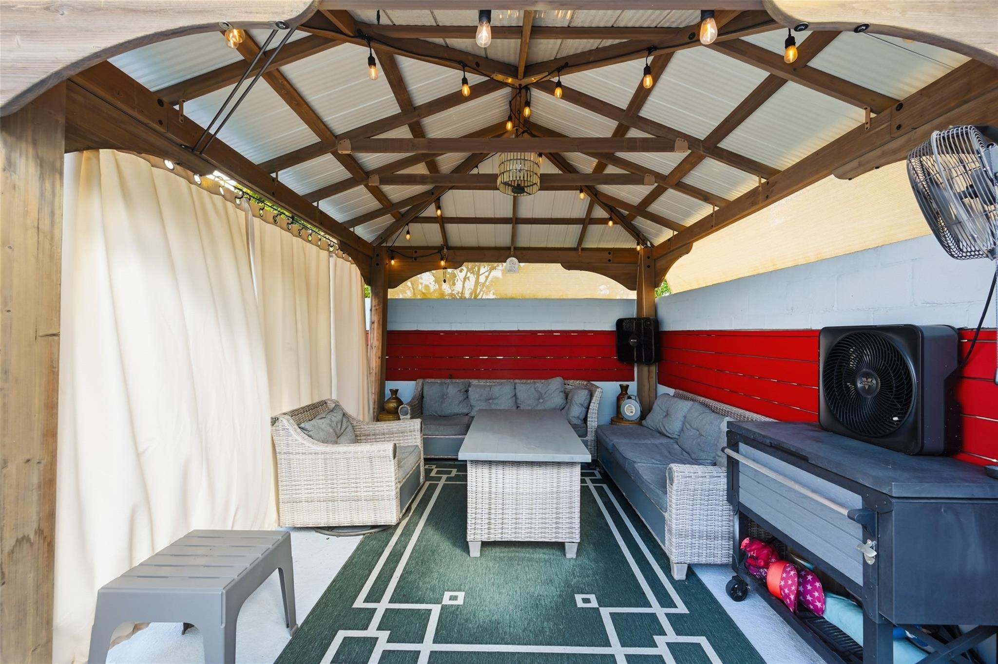 PALM BEACH RIDGE - Residential