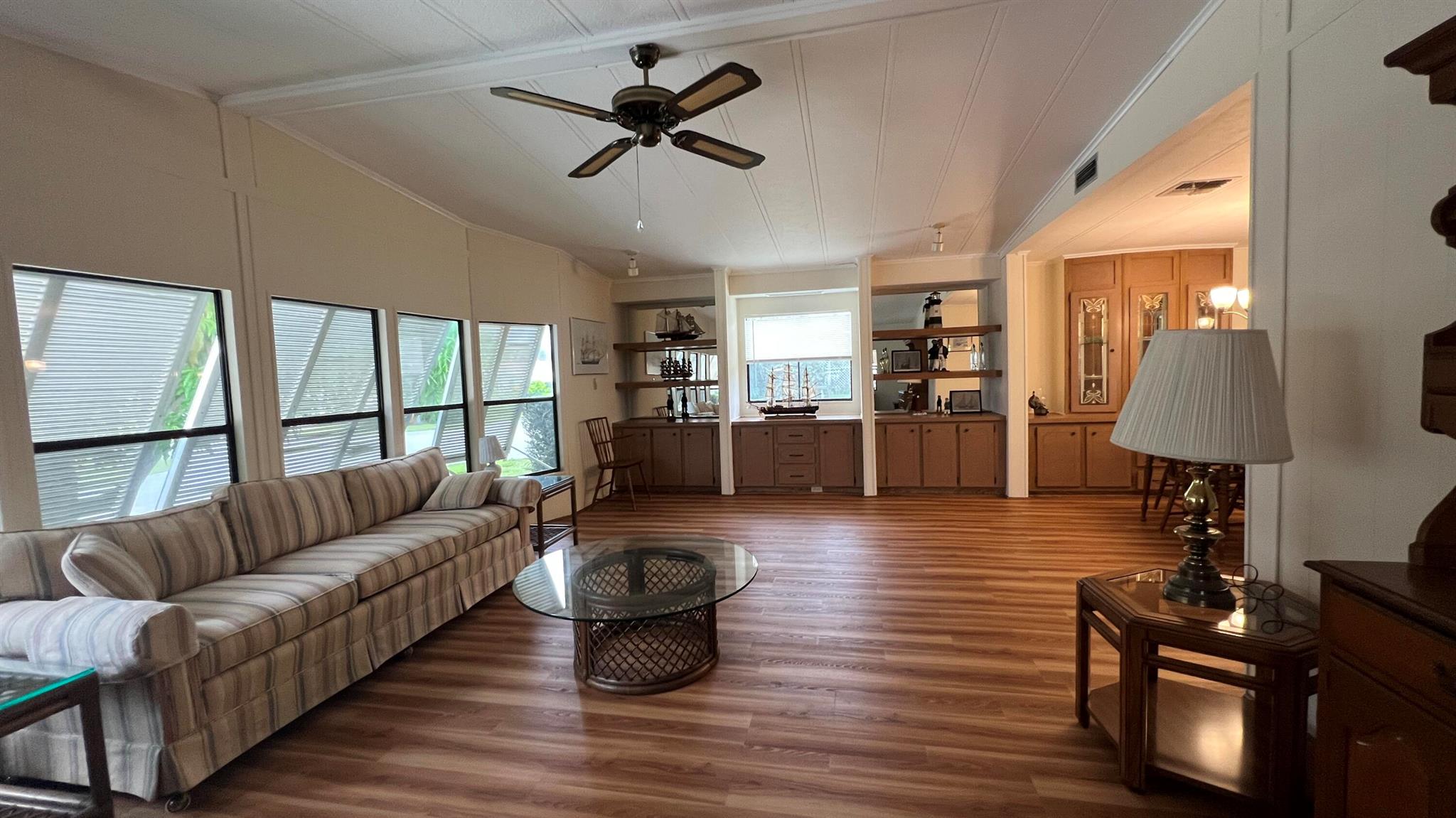 7761 SE Shenandoah Drive, Hobe Sound, FL, 33455/$265,000 3 7761 SE Shenandoah Drive