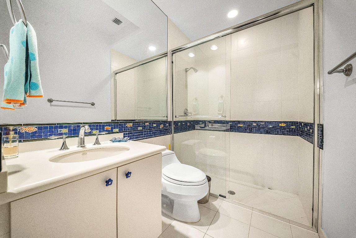 HILLSBORO BEACH - Residential