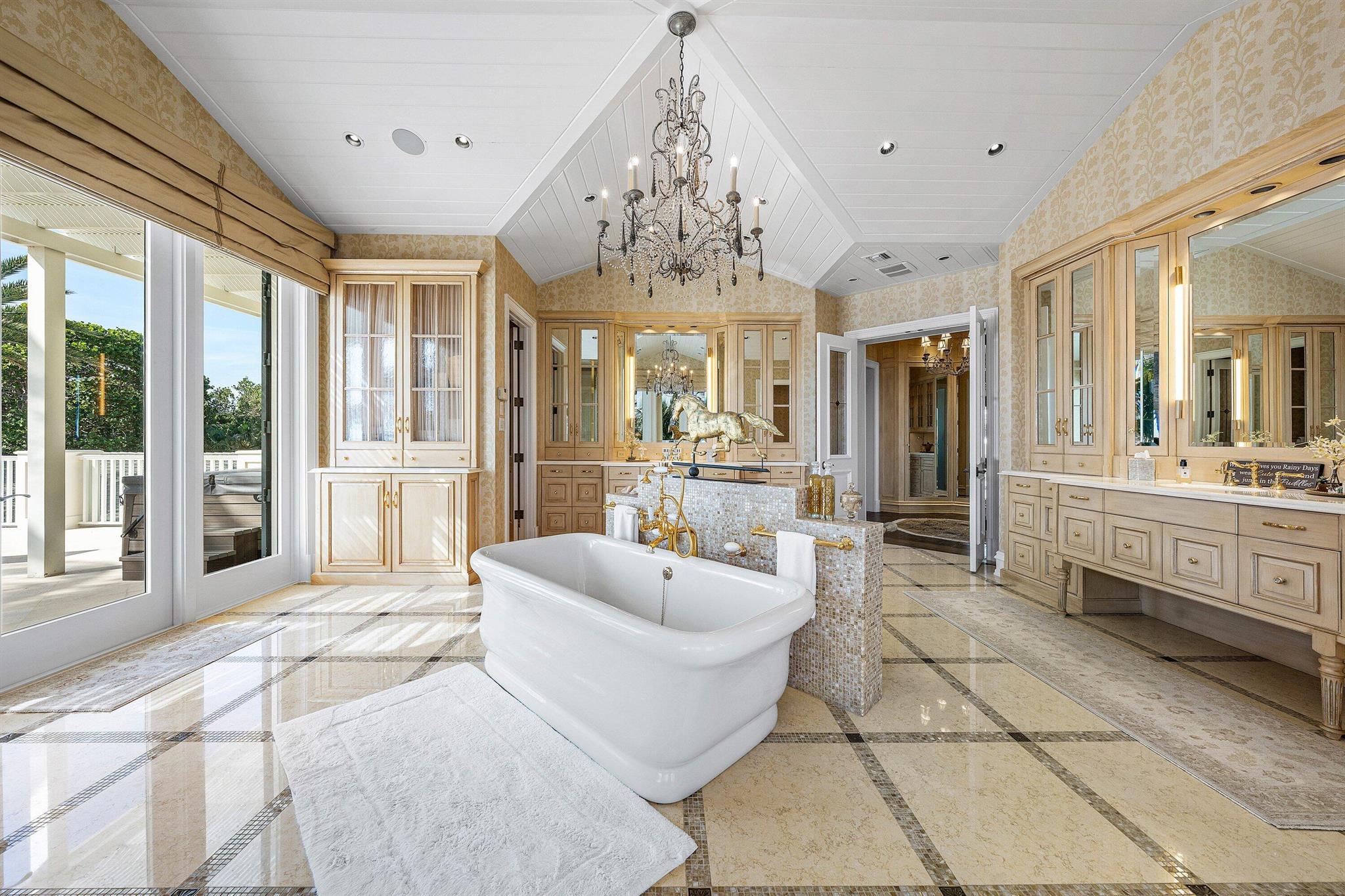 HILLSBORO BEACH - Residential