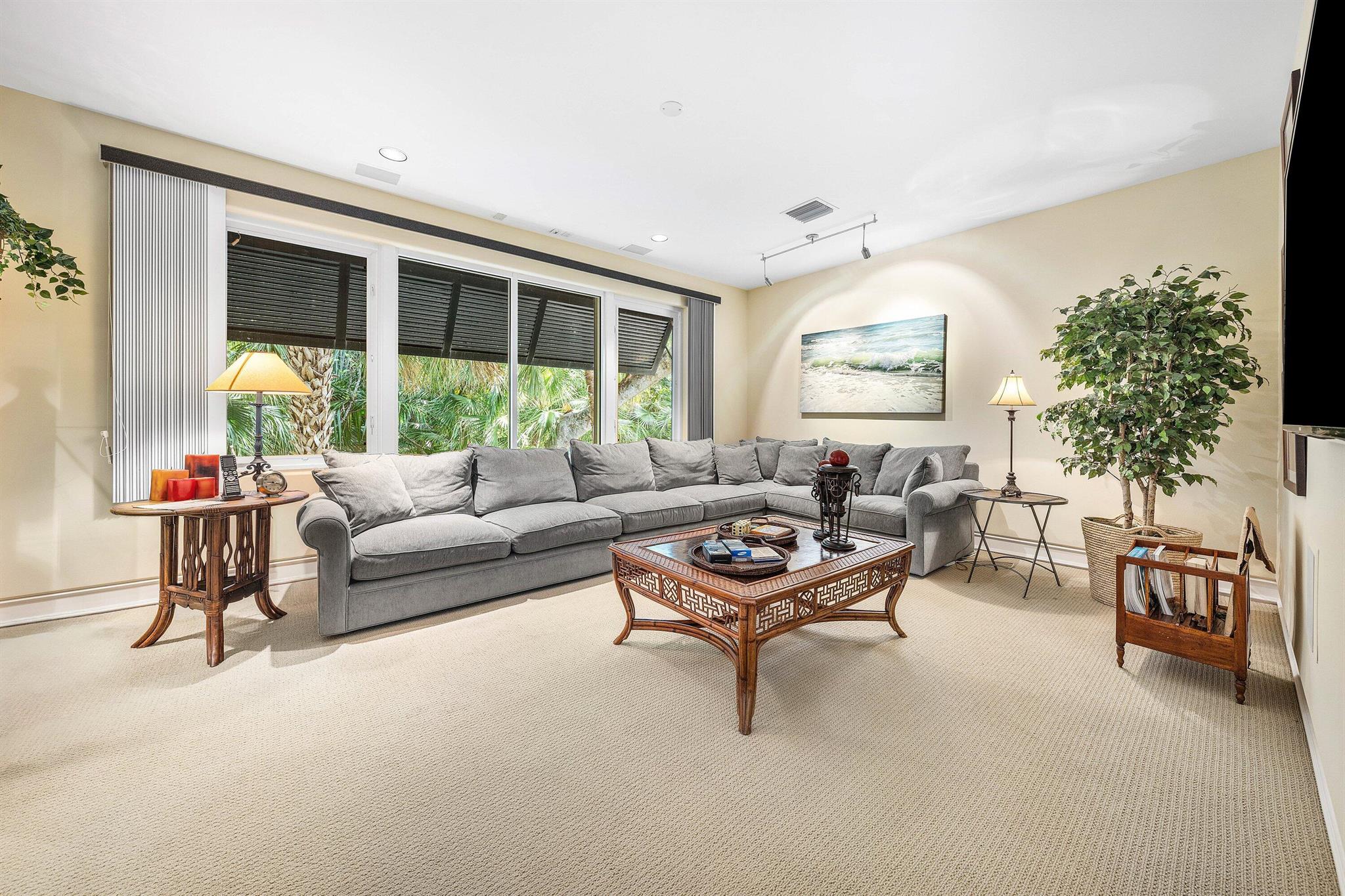 HILLSBORO BEACH - Residential