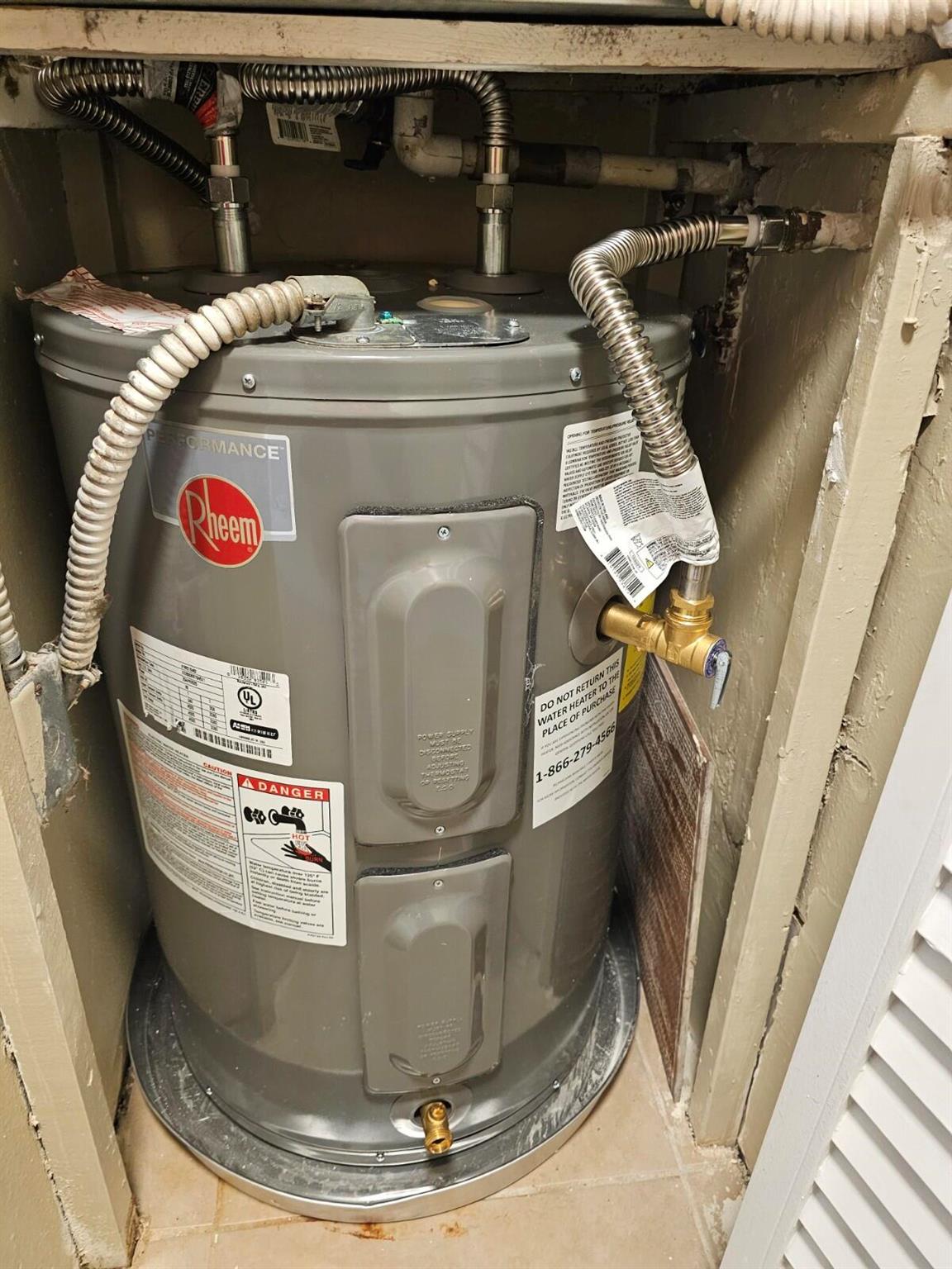 HERITAGE CIRCLE CONDO - Residential