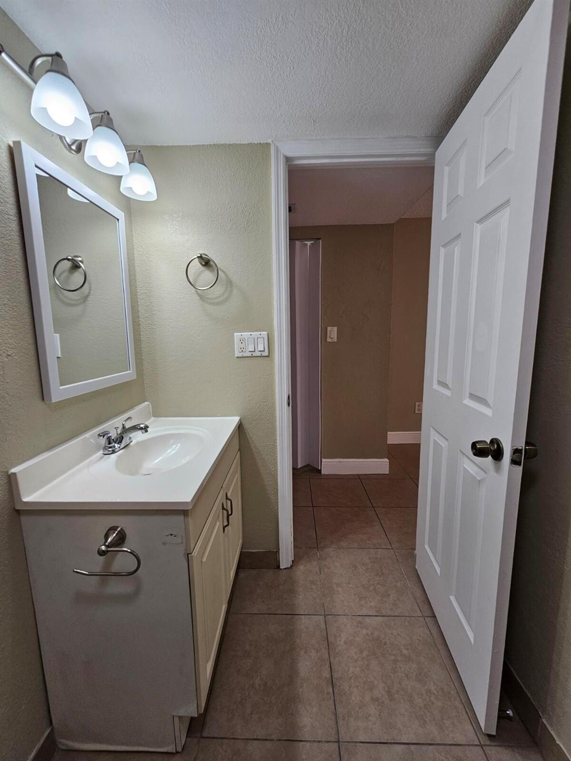 HERITAGE CIRCLE CONDO - Residential