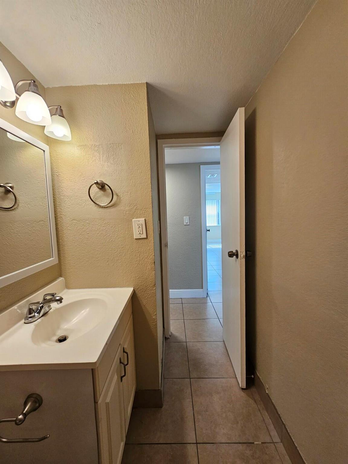 HERITAGE CIRCLE CONDO - Residential