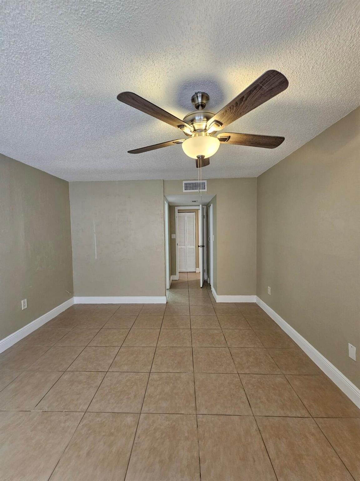 HERITAGE CIRCLE CONDO - Residential