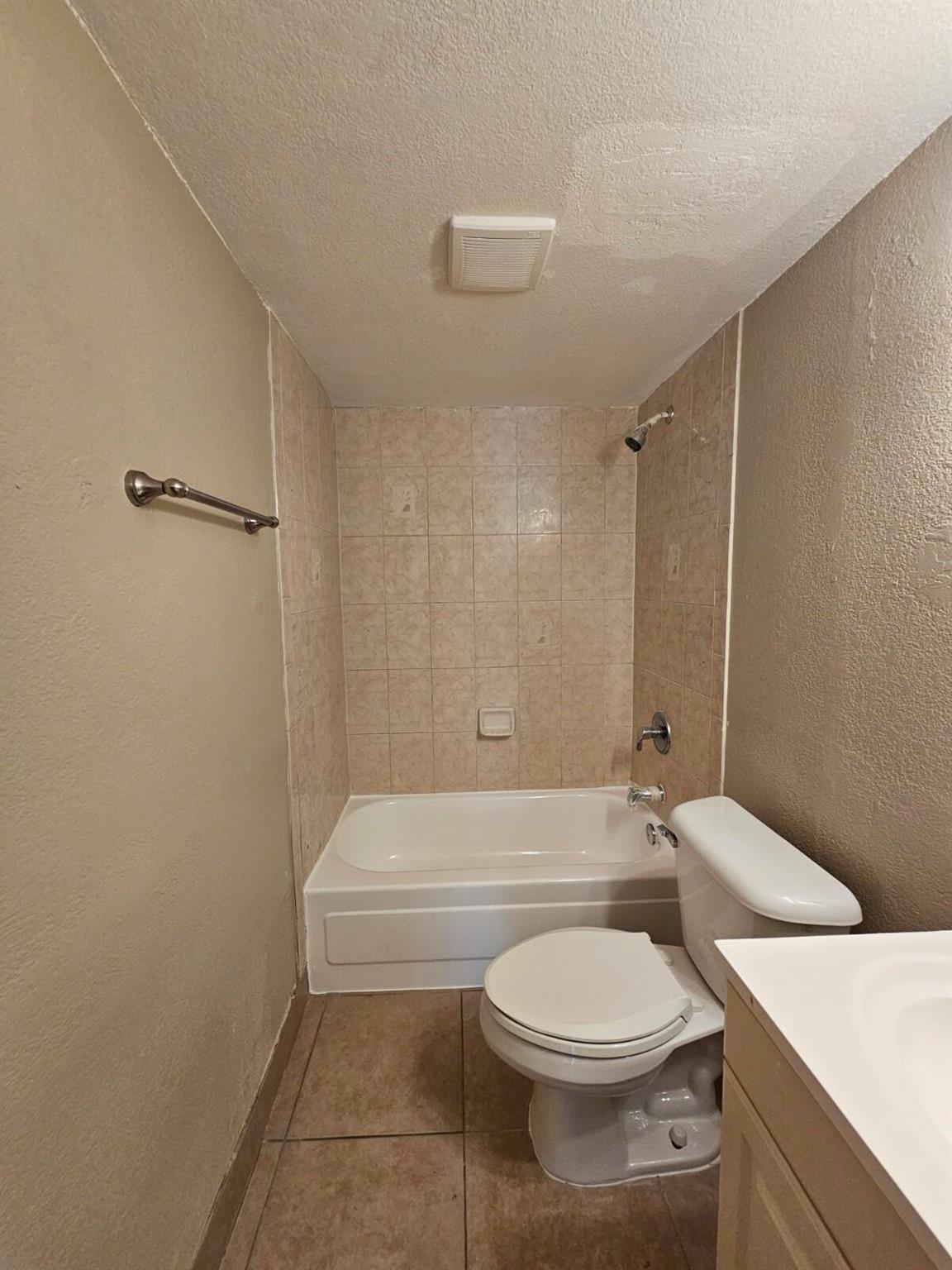 HERITAGE CIRCLE CONDO - Residential