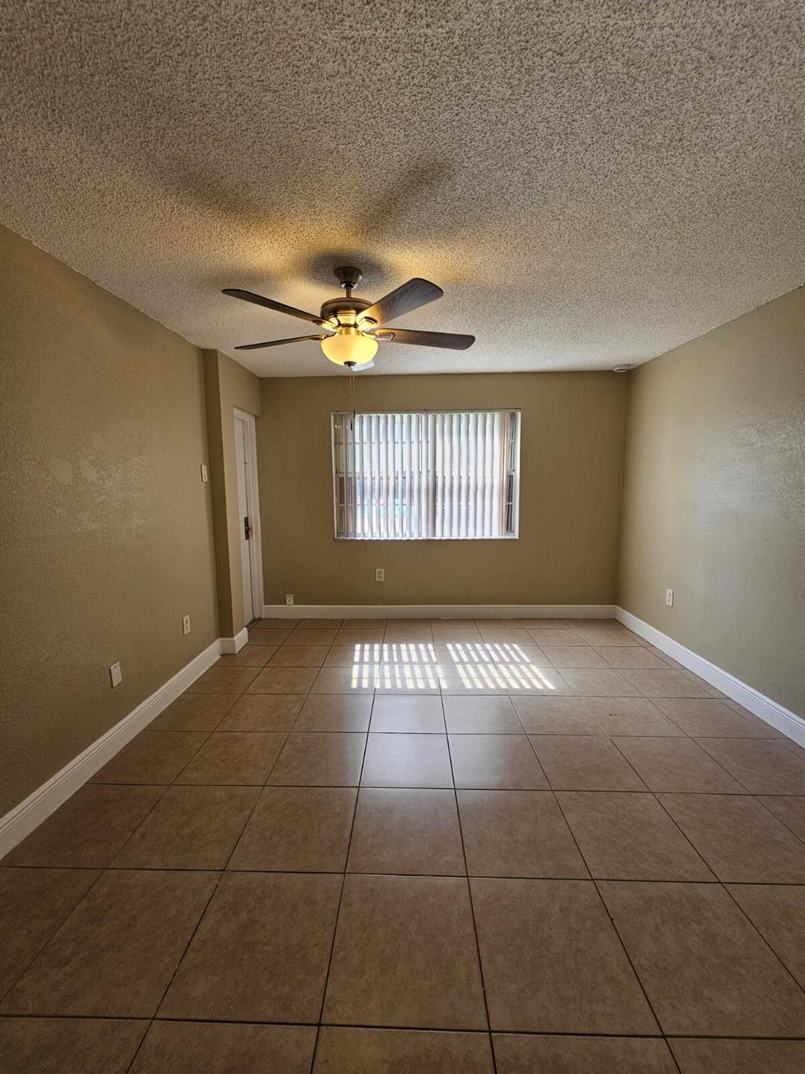 HERITAGE CIRCLE CONDO - Residential