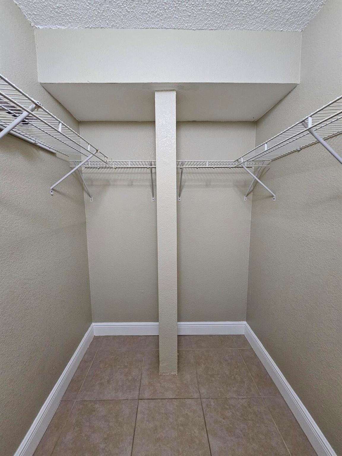 HERITAGE CIRCLE CONDO - Residential