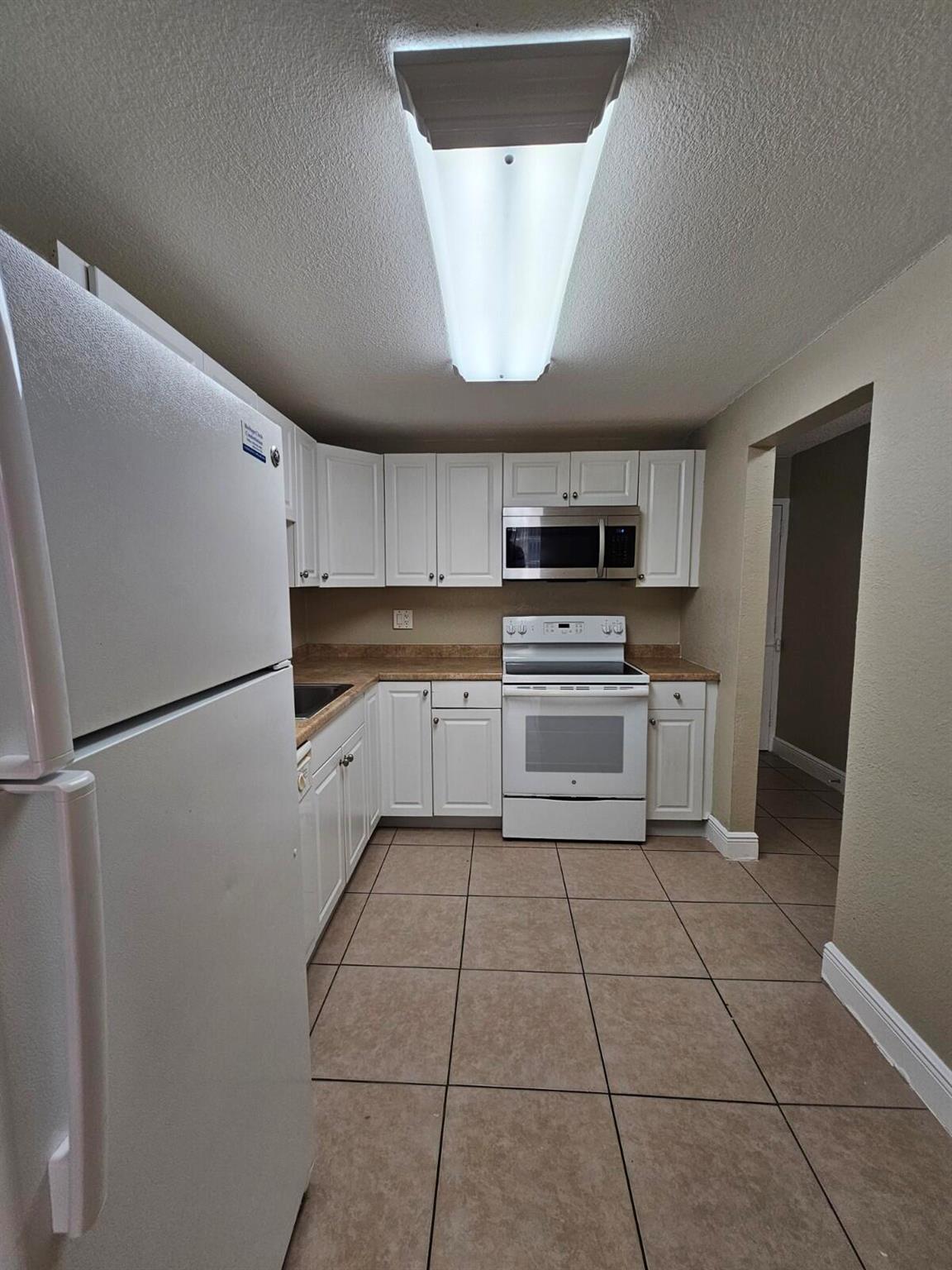 HERITAGE CIRCLE CONDO - Residential