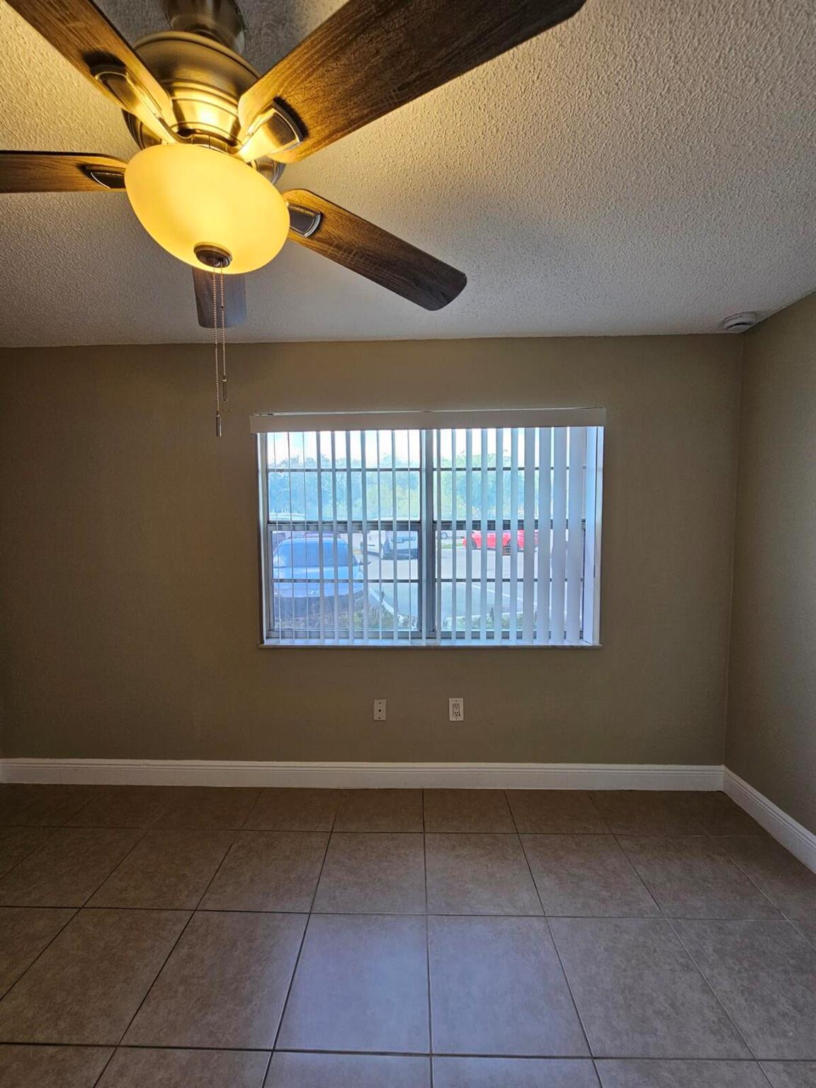 HERITAGE CIRCLE CONDO - Residential