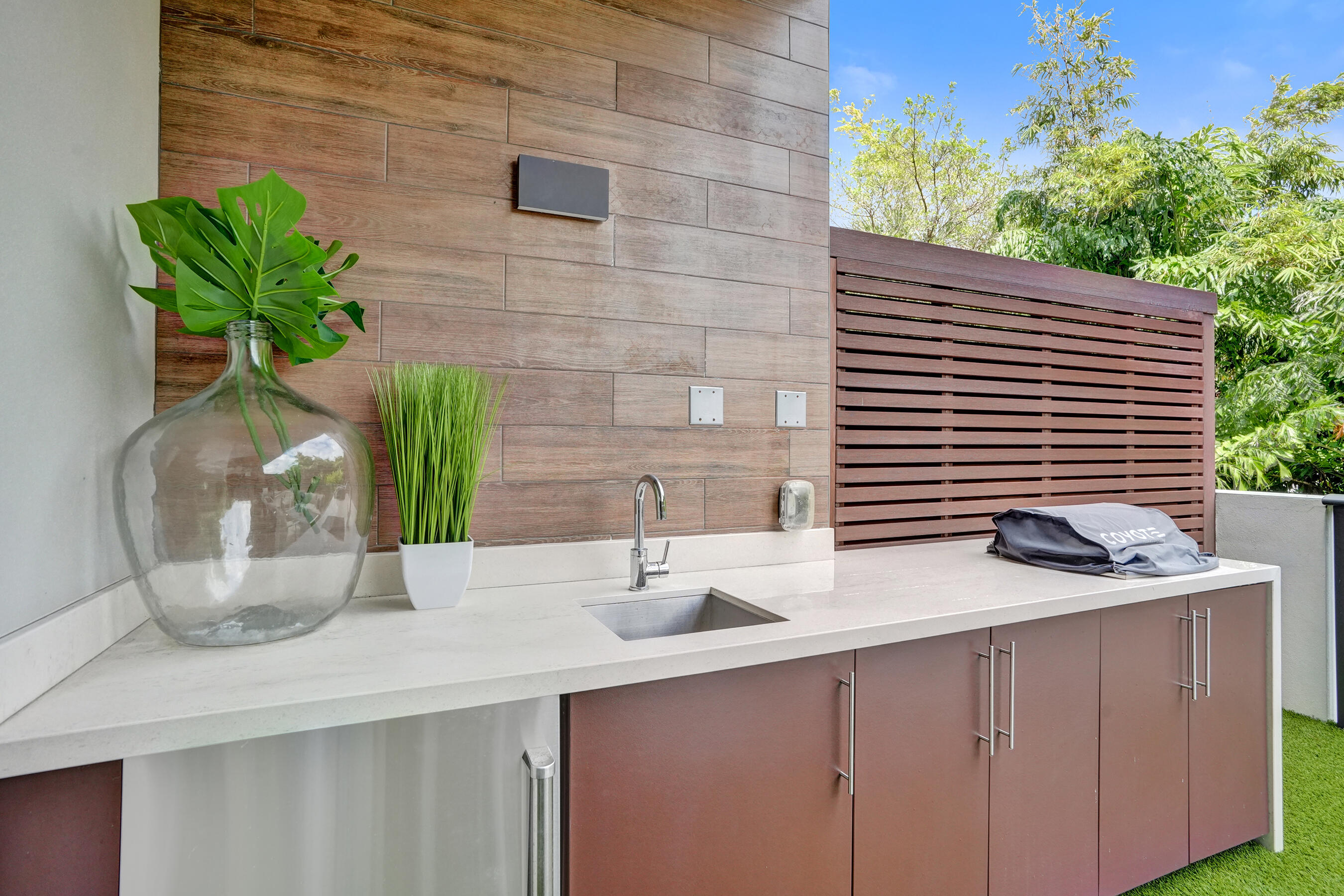 30 THIRTY NORTH OCEAN CONDO - Residential Lease