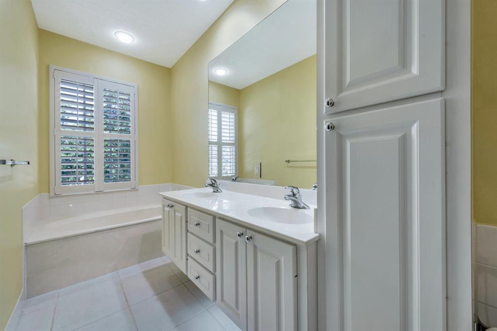 CAMBRIDGE AT ABACOA - Residential