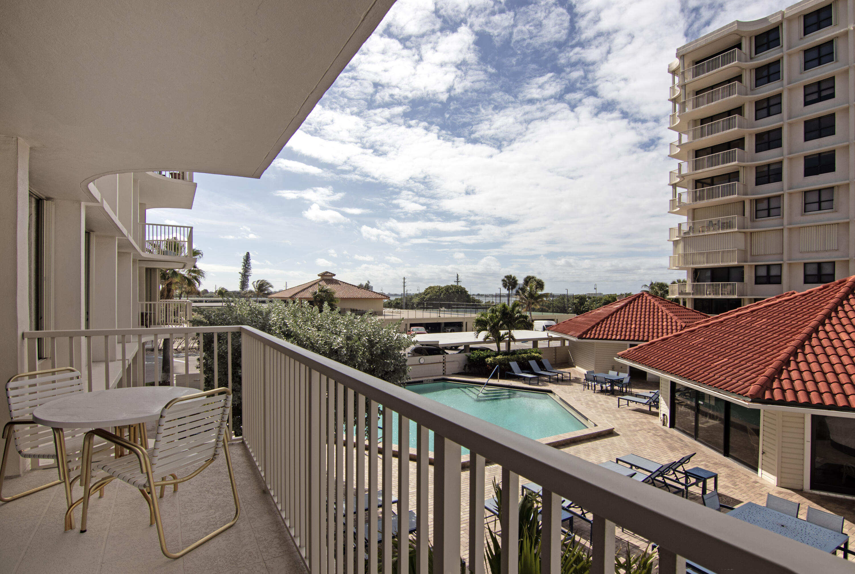 DUNES TOWERS CONDO - Residential Lease