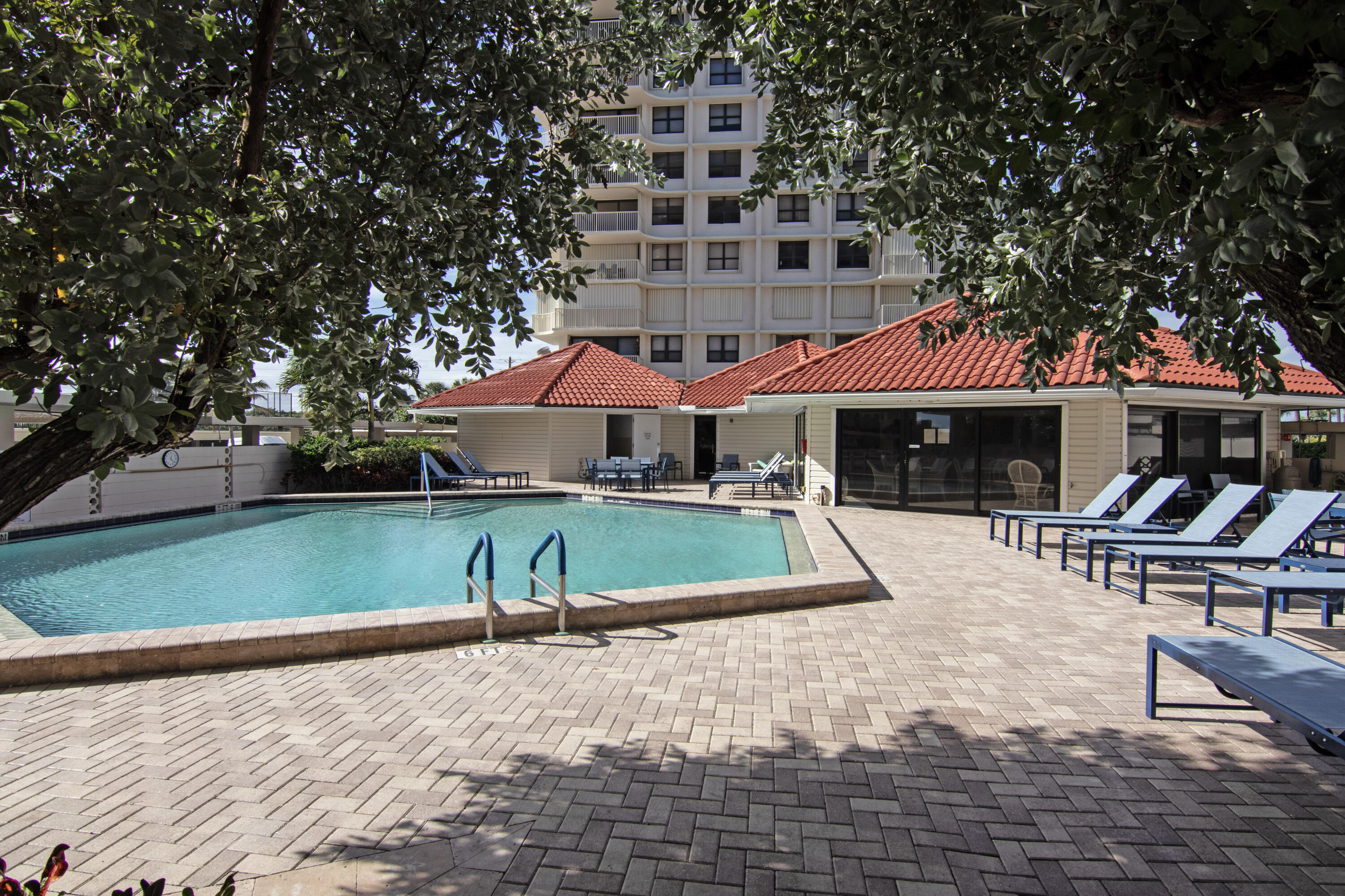 DUNES TOWERS CONDO - Residential Lease