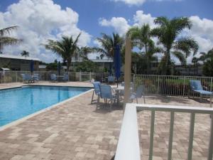 SANDALFOOT SOUTH ONE COND - Residential