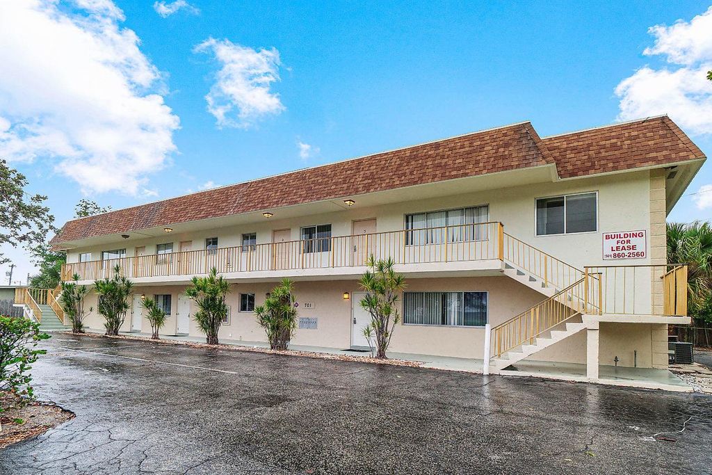 Photo of 701 NE 7th Avenue #6, Delray Beach, FL 33483 (MLS # R11109165)