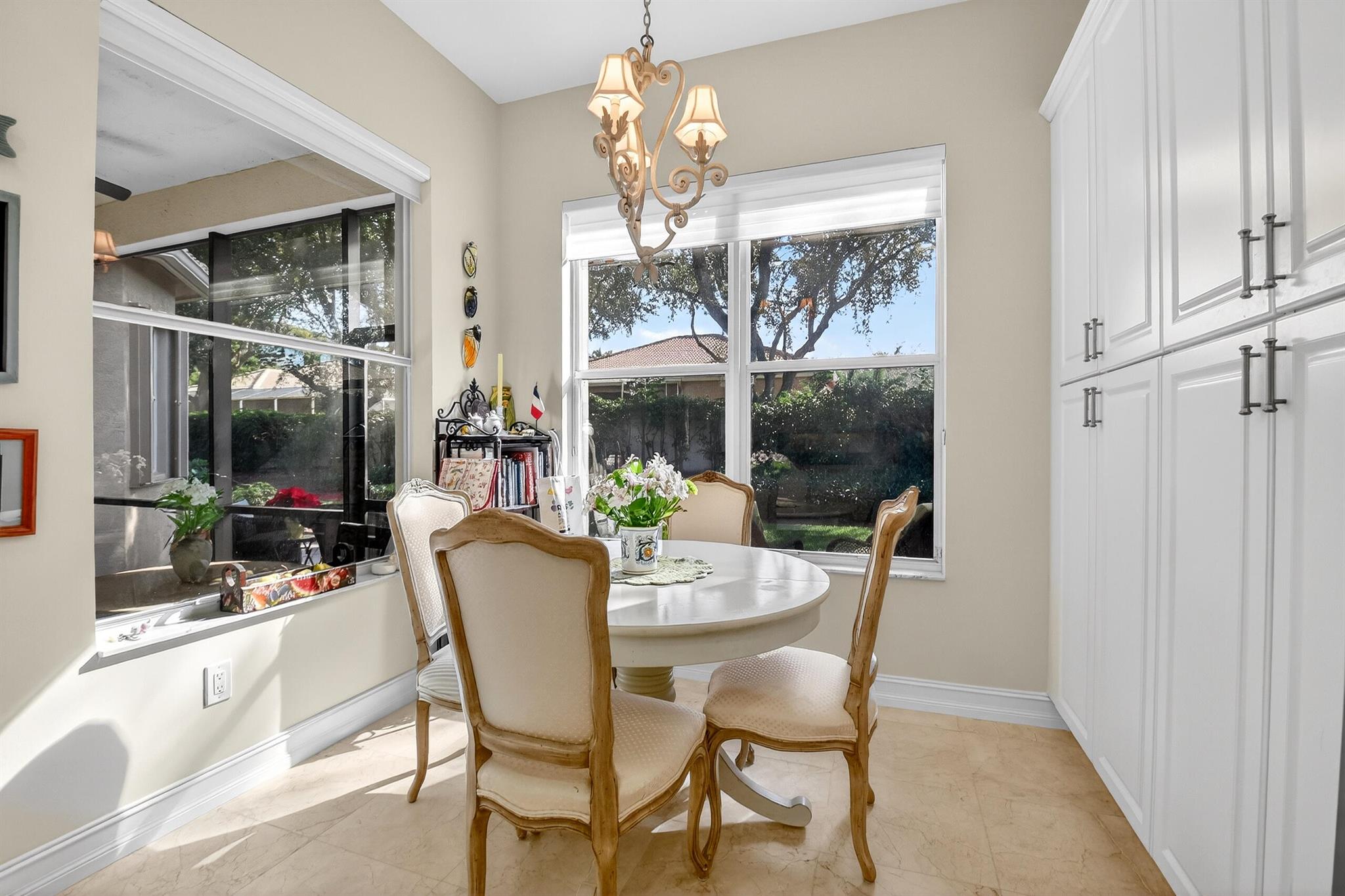 VALENCIA PALMS - Residential