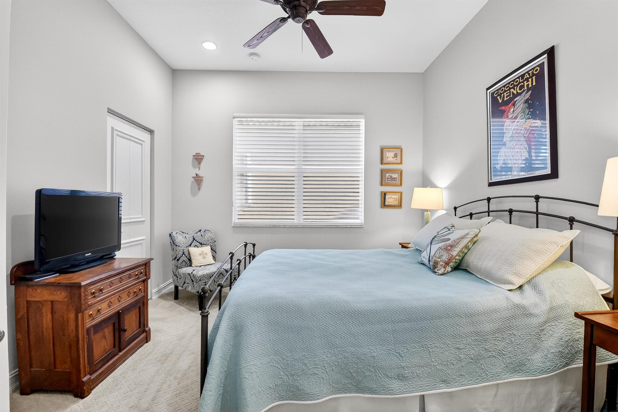 VALENCIA PALMS - Residential