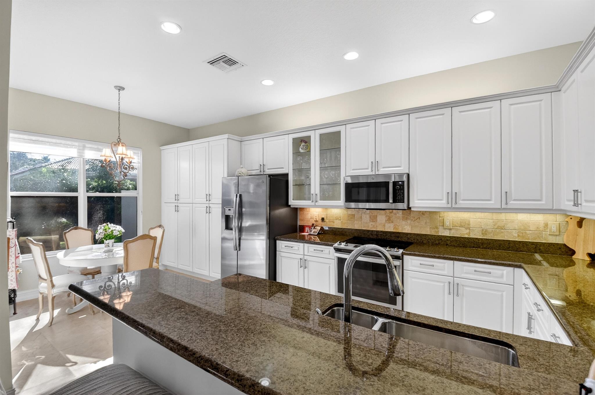 VALENCIA PALMS - Residential