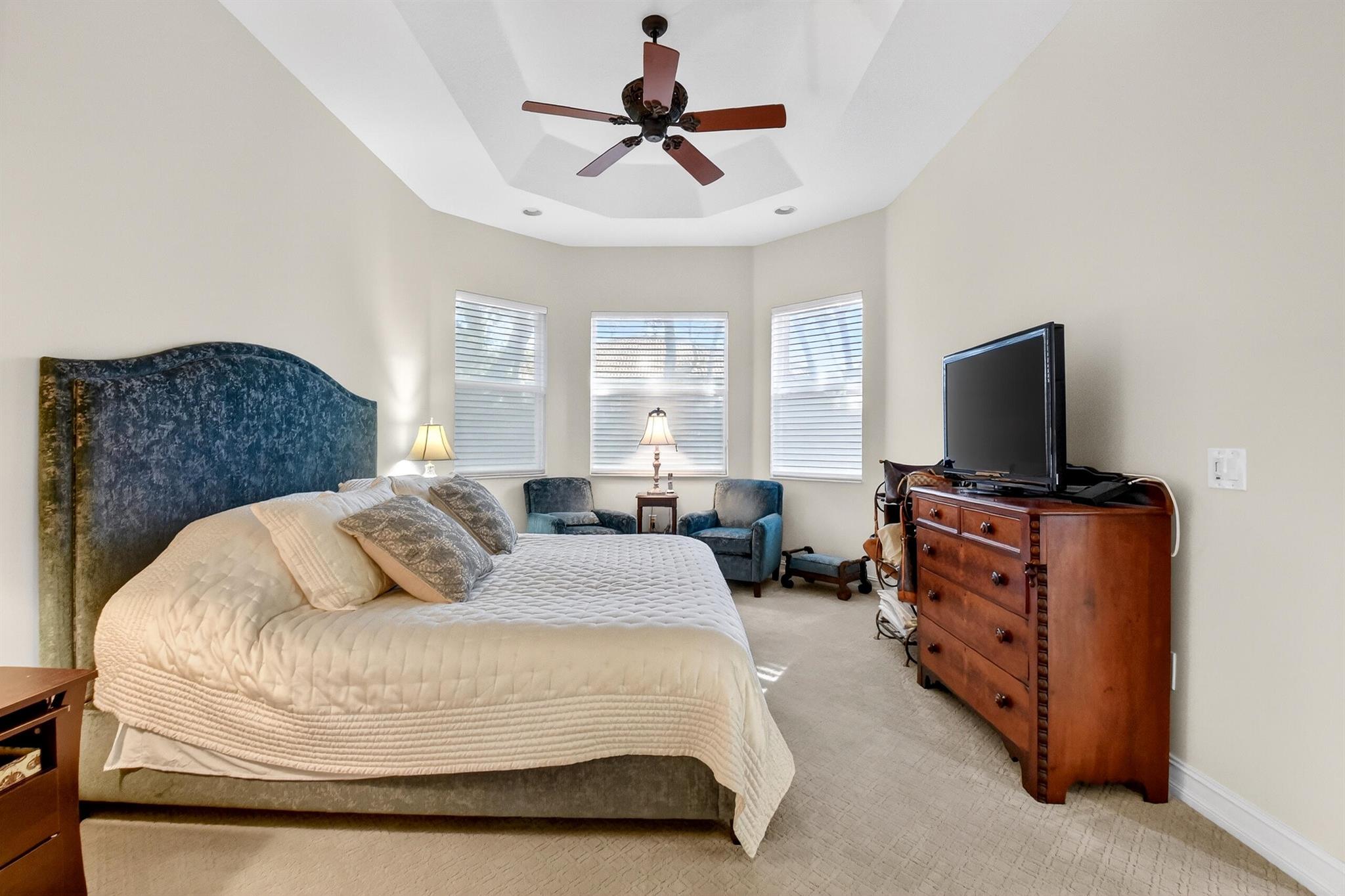 VALENCIA PALMS - Residential